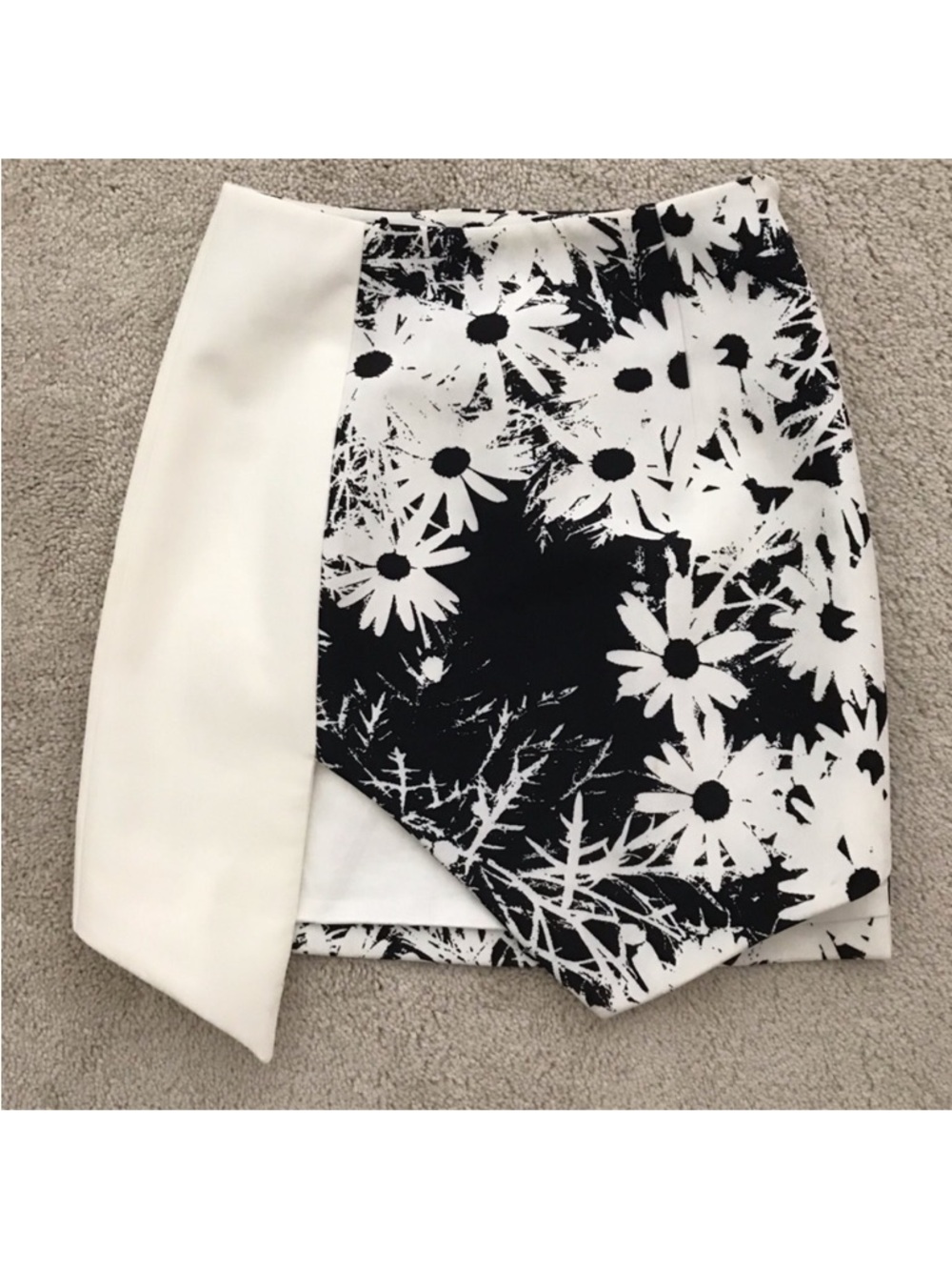 Finders Keepers last call skirt xs